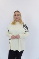 Kremowy Oversizowy Sweter Damski w Kwiaty ze Stójką UNI