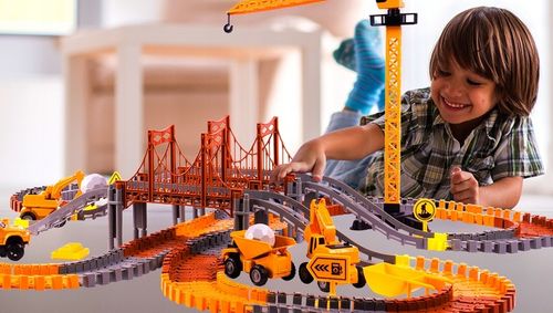 KOLEJKA TOR SAMOCHODOWY ELASTYCZNY 273 ELEMENTY AUTA DŹWIG DLA DZIECI na Arena.pl