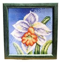 Unikalny Obraz Haftowany Ręcznie – Kwiat w Zielonej Ramie