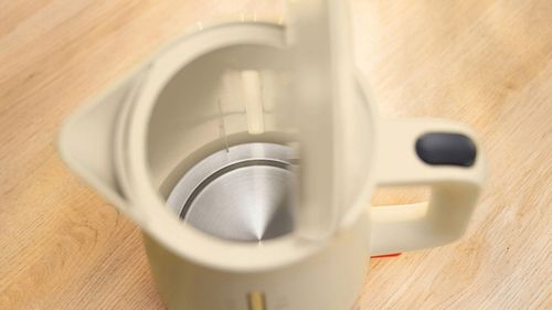 CZAJNIK ELEKTRYCZNY BOSCH BEZPRZEWODOWY BEŻOWY SZYBKIE GRZANIE MOC 2400 W na Arena.pl