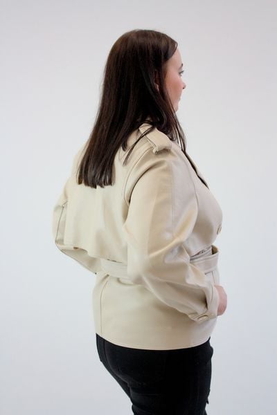 Dwurzędowa kurtka eko skóra z paskiem Edima Beżowa 2XL zdjęcie 3