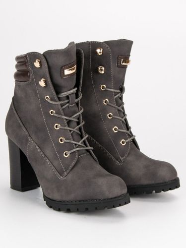 WIĄZANE BOTKI NA OBCASIE na Arena.pl