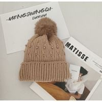 czapka zimowa dzianinowa z pomponem i perełkami jasny brąz cz35wz3