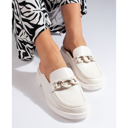 Białe pełne klapki na platformie r.36 na Arena.pl