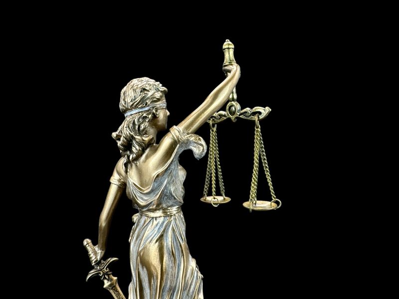 RZEŹBA PIĘKNA TEMIDA SPRAWIEDLIWOŚCI VERONESE (WU75802A4) zdjęcie 7