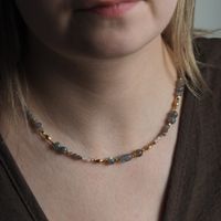 Naszyjnik - Labradoryt, kryształ górski hematyt i srebro złocone