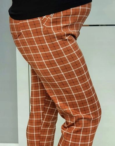 Spodnie damskie cygaretki w kratkę 7XL/8XL brązowe z kieszeniami na Arena.pl