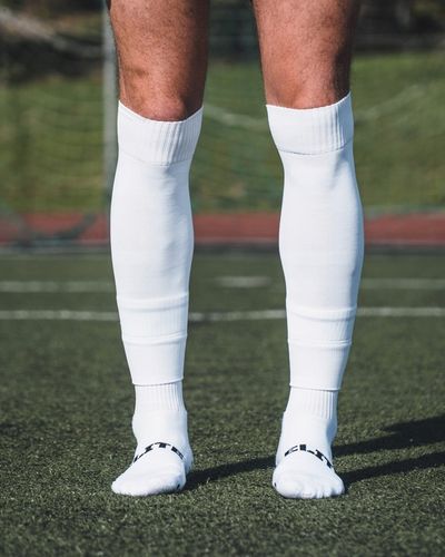 GETRY PIŁKARSKIE BEZ STOPY PROSKARY JUNIOR BIAŁE na Arena.pl