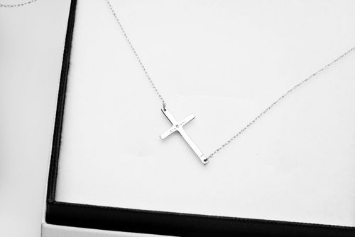 złoty naszyjnik - celebrytka - z krzyżykiem na Arena.pl