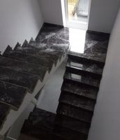 Polerowane płytki na schody - żyłki jak marmur kamień 100x30 wysoki połysk