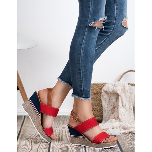 Czerwone Sandałki r.39 na Arena.pl