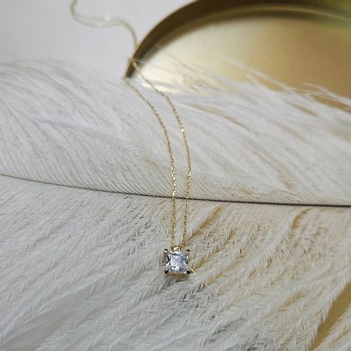 Złoty łańcuszek z pojedynczą białą cyrkonią - pr. 585 na Arena.pl