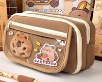 PIÓRNIK SZKOLNY TRZYKOMOROWY KAPIBARA Z WYPOSAŻENIEM AKCESORIAMI XW12