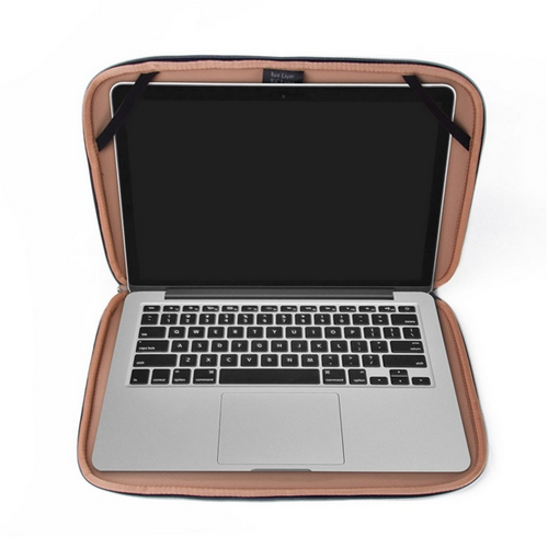 CRUMPLER Base Layer Etui MacBook 15" granatowe na Arena.pl