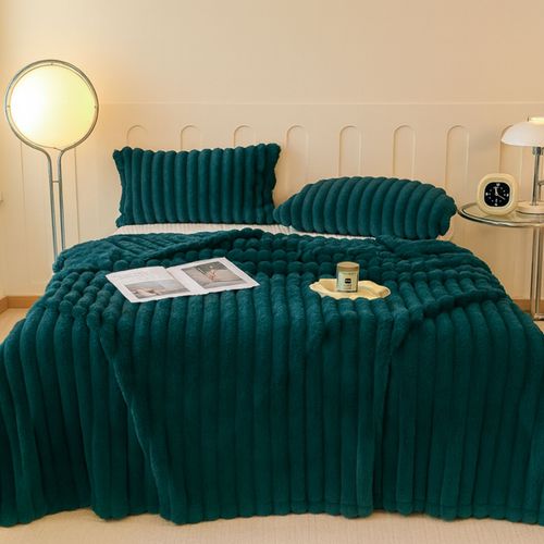 MIĘKKI KOC NARZUTA NA ŁÓŻKO WYTŁACZANE PASKI SHERPA CIEPŁY 160X220 GRUBY DWUSTR na Arena.pl