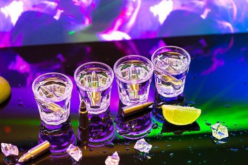 Metalowe pociski do drinków na Arena.pl