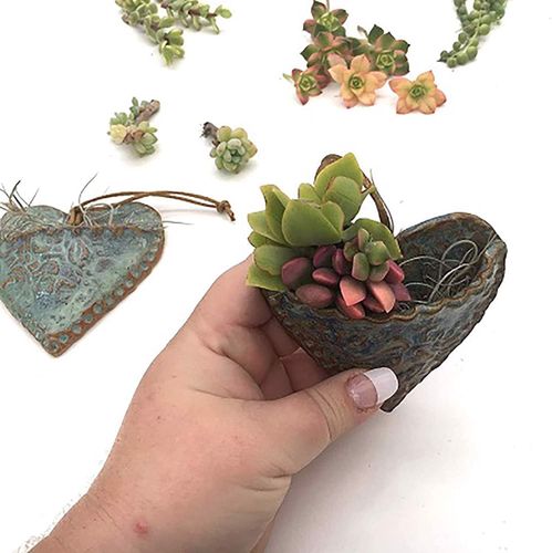 Doniczka w Kształcie Serca Ścienna Mała na Arena.pl