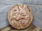 Obraz drewniany płaskorzeźba LIS w trawie na łące okrągły na prezent 25 cm