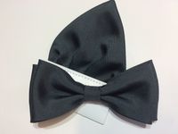 Grafitowa ciemna szara mucha gładka jednolita z poszetką