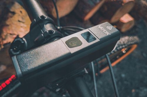 LAMPKA ROWEROWA PRZÓD OŚWIETELNIE ROWEROWE LED PRO VAYOX USB-C 1300lm IPX6 na Arena.pl