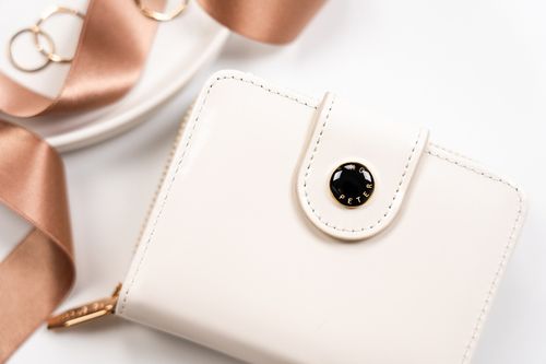 mały portfel damski ze skóry ekologicznej na zatrzask i suwak - peterson na Arena.pl