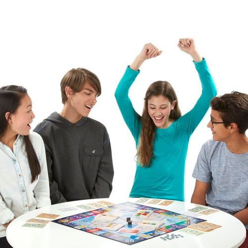 Gra Monopoly edycja Świat Hasbro na Arena.pl
