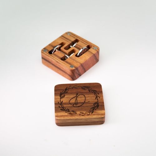 Ekskluzywne Drewniane Pudełko na Spinki do Mankietów z Grawerem na Arena.pl