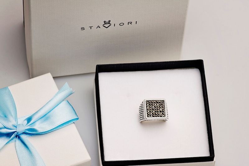 sygnet Staviori zdjęcie 6