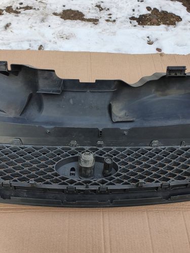 Grill Atrapa Chłodnicy Zderzaka Znaczek Ford Focus Mk2 4M518C436A 4M518138A na Arena.pl