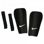 Ochraniacze piłkarskie Nike J Guard-CE SP2162-010 XS
