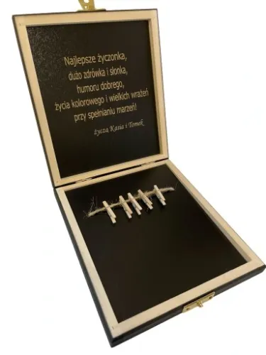 PUDEŁKO NA PIENIĄDZE PREZENT URODZINY 18 -100 LAT na Arena.pl