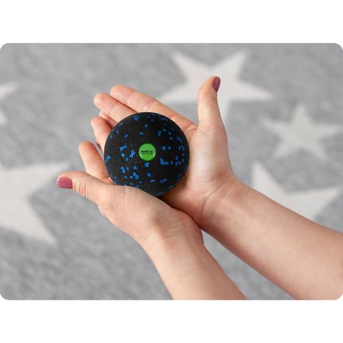 Piłka do masażu i fitness NS-965 czarno-niebieska na Arena.pl