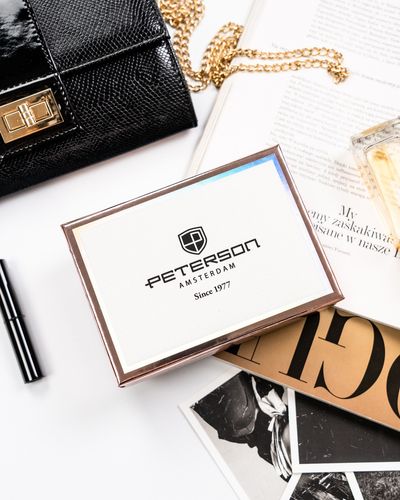 mały portfel damski ze skóry ekologicznej na zatrzask i suwak - peterson na Arena.pl