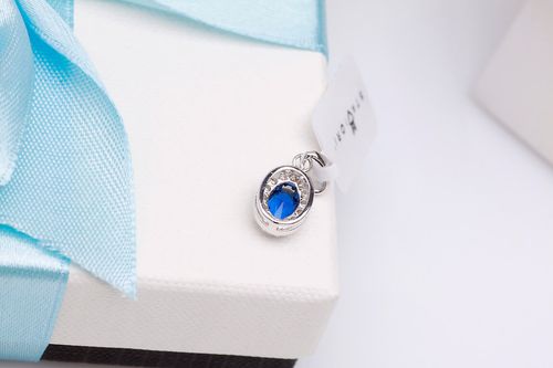 Srebrny wisiorek Staviori na Arena.pl