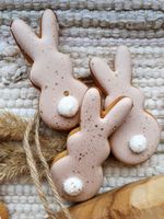 CIASTKA NAKRAPIANE ZAJĄCZKI ZESTAW KAWA Z MLEKIEM