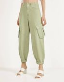 BERSHKA LUŹNE PISTACJOWE JEANSY KIESZENIE (25)