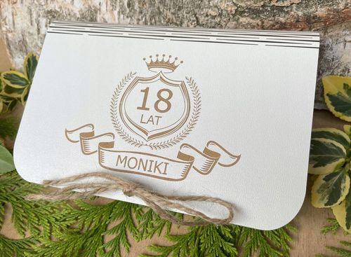 PUDEŁKO NA PIENIĄDZE PREZENT NA ROCZNICĘ URODZINY 18-40-100 LAT HD-KOLORY na Arena.pl