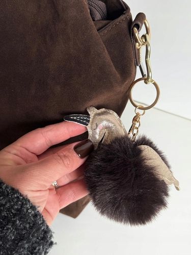 Torebka Flora&Co duża czekoladowa zamsz eco zamszowa breloczek brąz shopper na Arena.pl