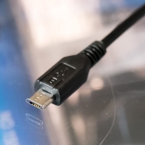Ładowarka samochodowa 1A Micro USB na Arena.pl