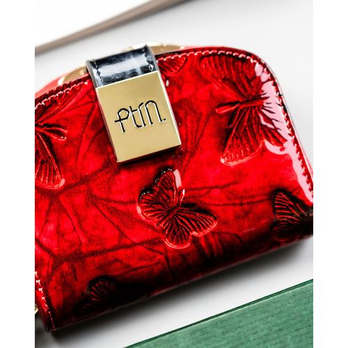 mały portfel damski ze skóry naturalnej w czerwonym kolorze z tłoczonym na Arena.pl