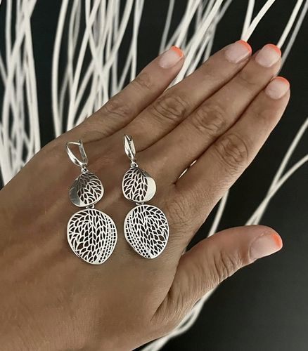 Srebrne kolczyki długie gładkie wiszące z ażurowym wzorem pr 925 na Arena.pl