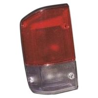LAMPA TYLNA LEWA NISSAN PATROL Y60 1989 1990 1991 1992 1993 1994 1995 1996