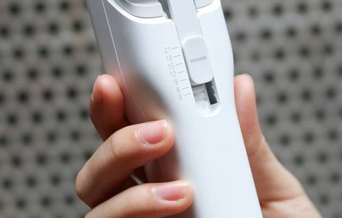 MASZYNKA ELEKTRYCZNA DO STRZYŻENIA WŁOSÓW ENCHEN BOOST-W ZAKRES 3-21MM na Arena.pl