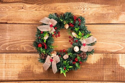 Wieniec stroik wianek bożonarodzeniowy z włosiem i kokardkami, śr. 41 cm na Arena.pl