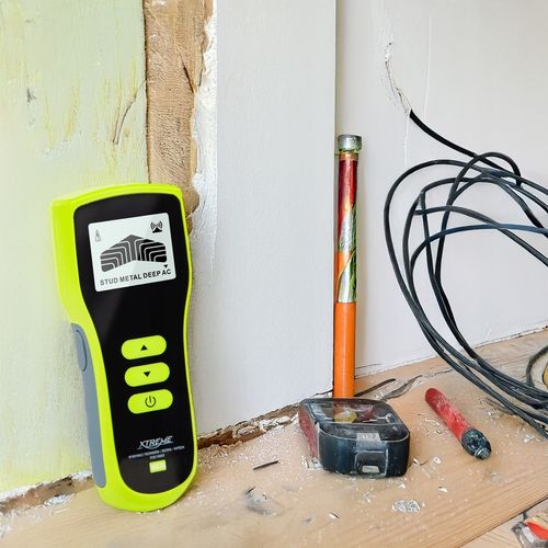 WYKRYWACZ 3W1 DETEKTOR DREWNA METALI NAPIĘCIA PRZEWODÓW KABLI W na Arena.pl