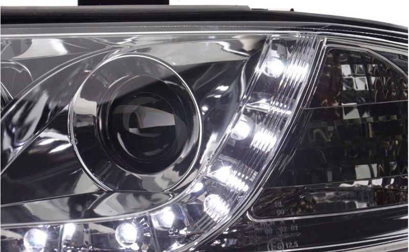 Lampy Reflektory AUDI A6 C5 01-04R DAYLINE LED zdjęcie 3