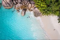 Fototapeta Plaża z Lotu Ptaka OCEAN Skały do Salonu 315x210