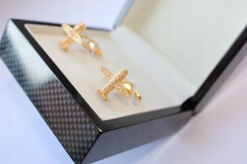 Ekskluzywne spinki do mankietów koszuli Audi na Arena.pl