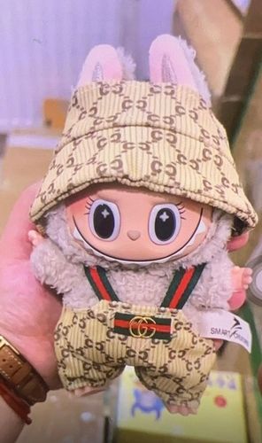 Brelok Labubu, zabawka figurka, Labubu w ubranku GG na Arena.pl