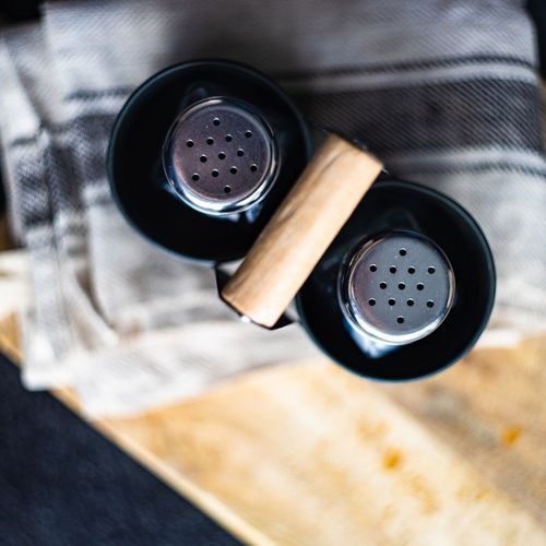 Przyprawnik Solniczka Pieprzniczka Zestaw Pojemniki do Soli Pieprzu Stojak na Arena.pl